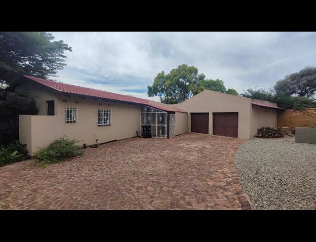 3 BEDROOM HOUSE FOR SALE IN BRACKENDOWNS